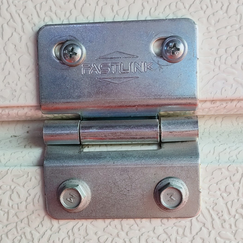 Bản lề nối giữa các nan cửa