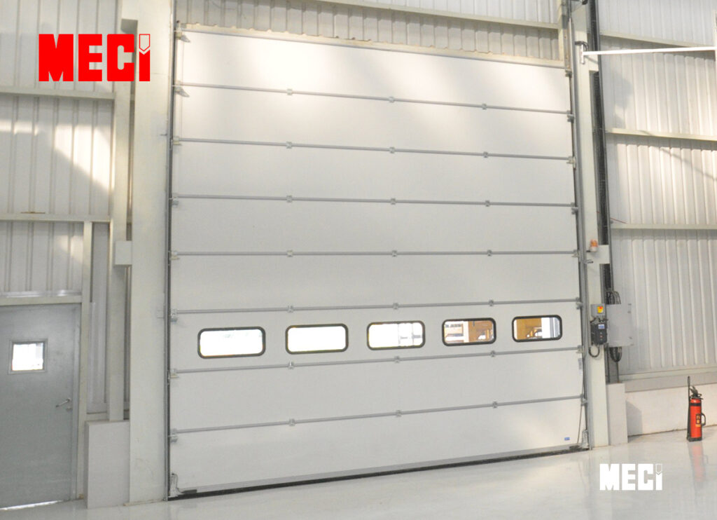 Đáp ứng được đa số kích thước cửa nhà xưởng