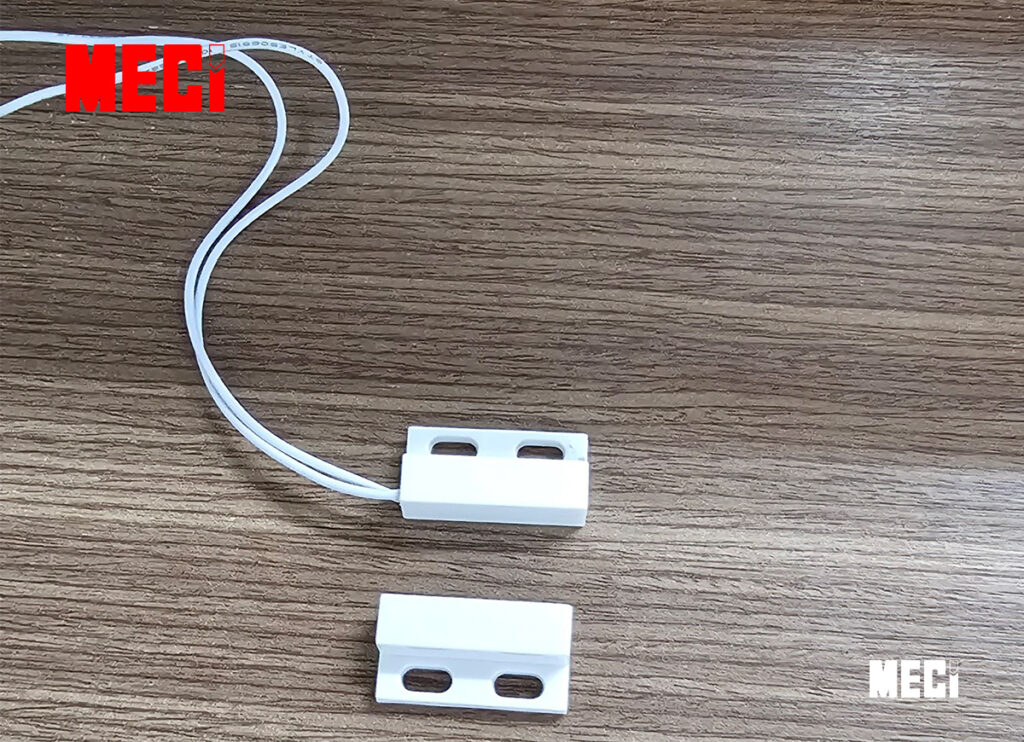 Công tắc từ đi kèm quạt