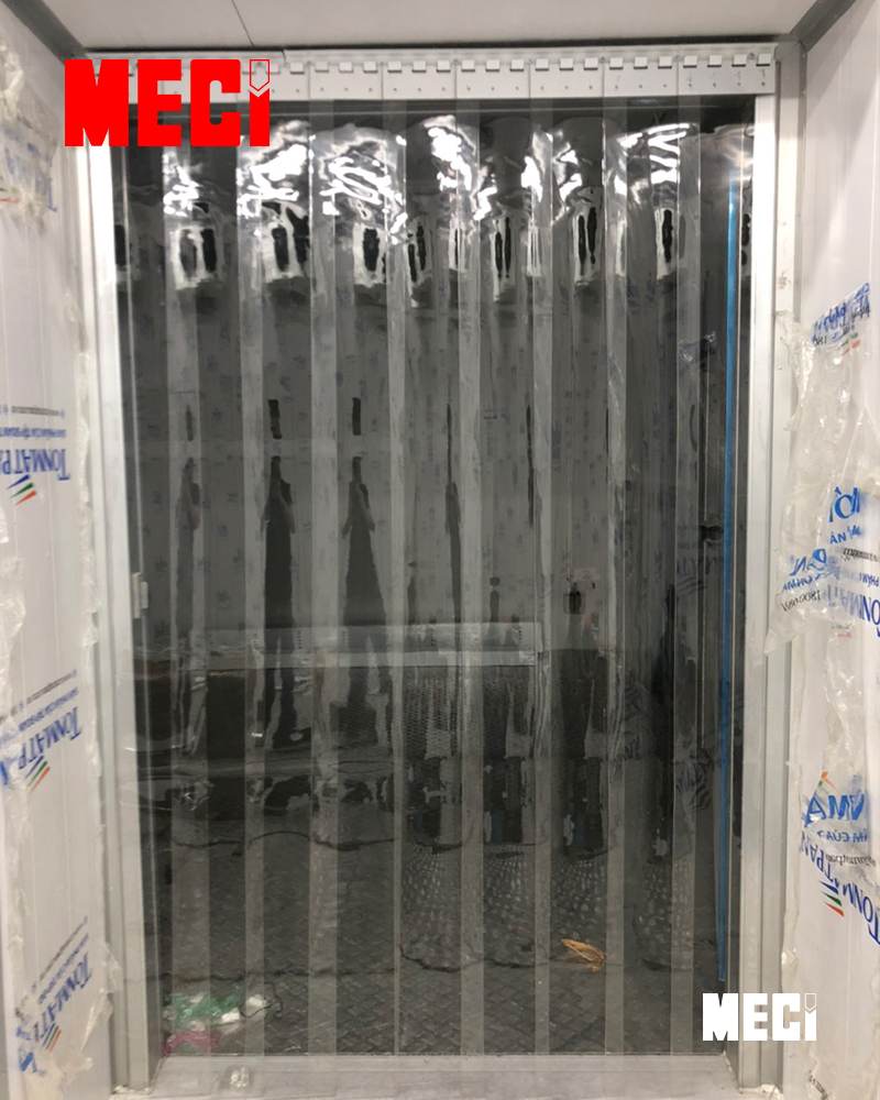 Rèm nhựa polar ngăn lối vào kho lạnh