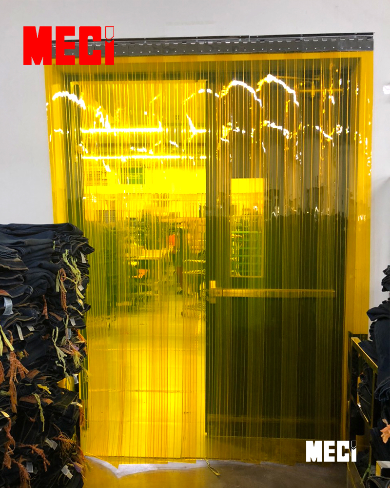 Các sợi rèm có gân sóng đôi trên bề mặt