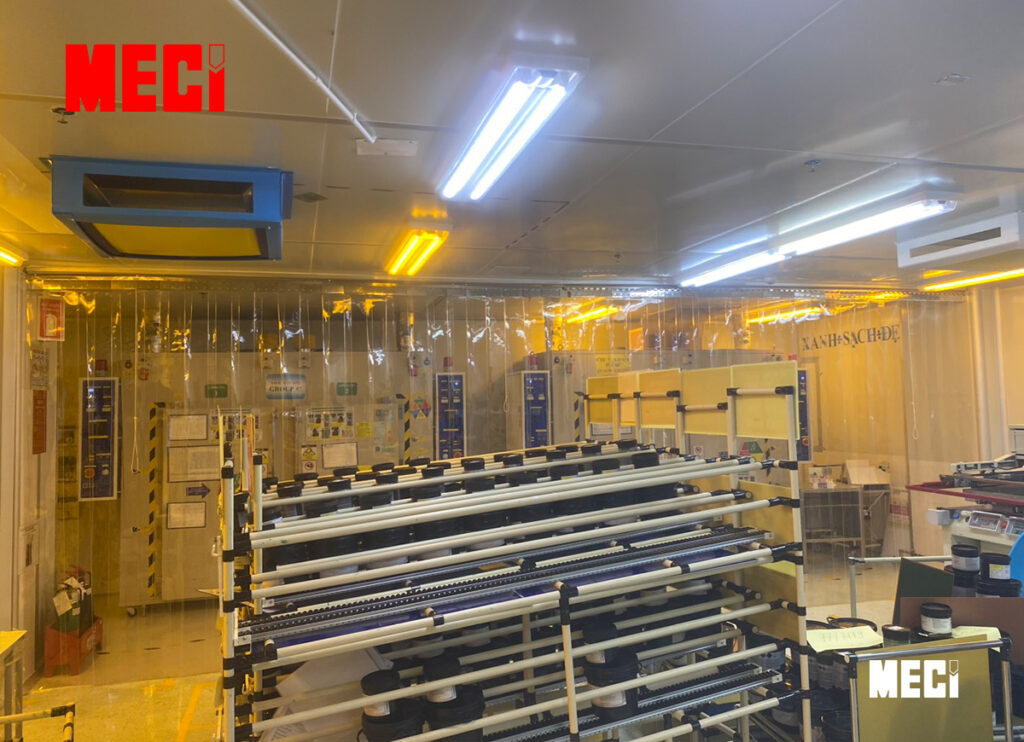 Rèm nhựa pvc lắp đặt xếp lớp 50mm