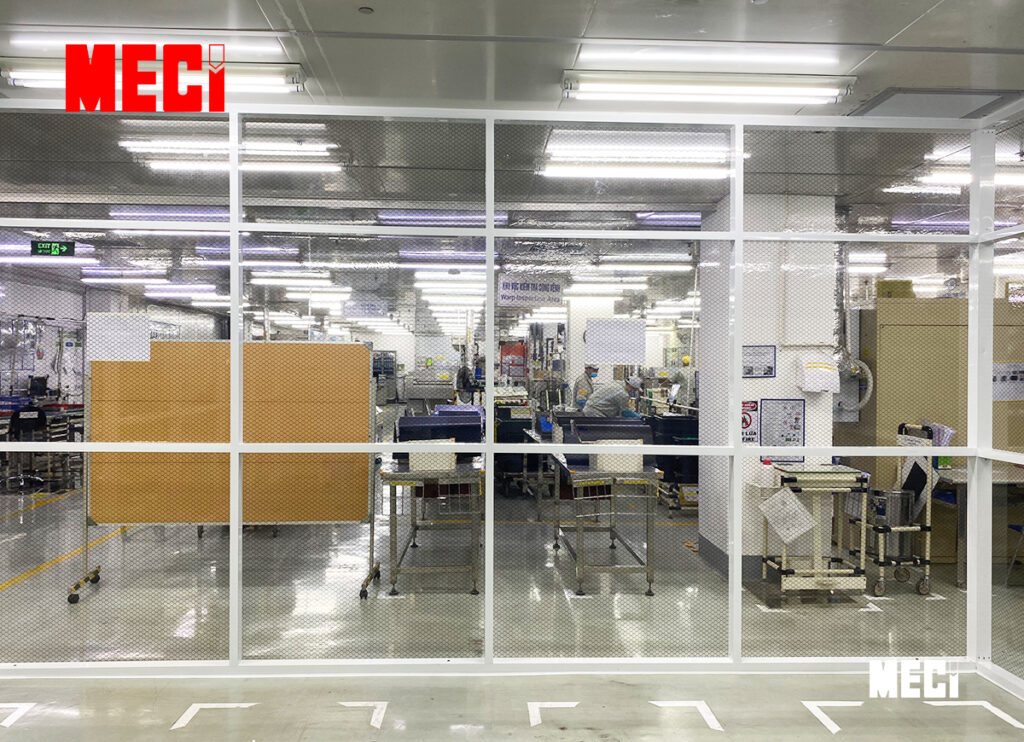 Vách căng phẳng trên khung nhôm