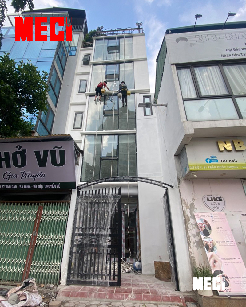 Vách kính mặt dựng lắp tại mặt tiền