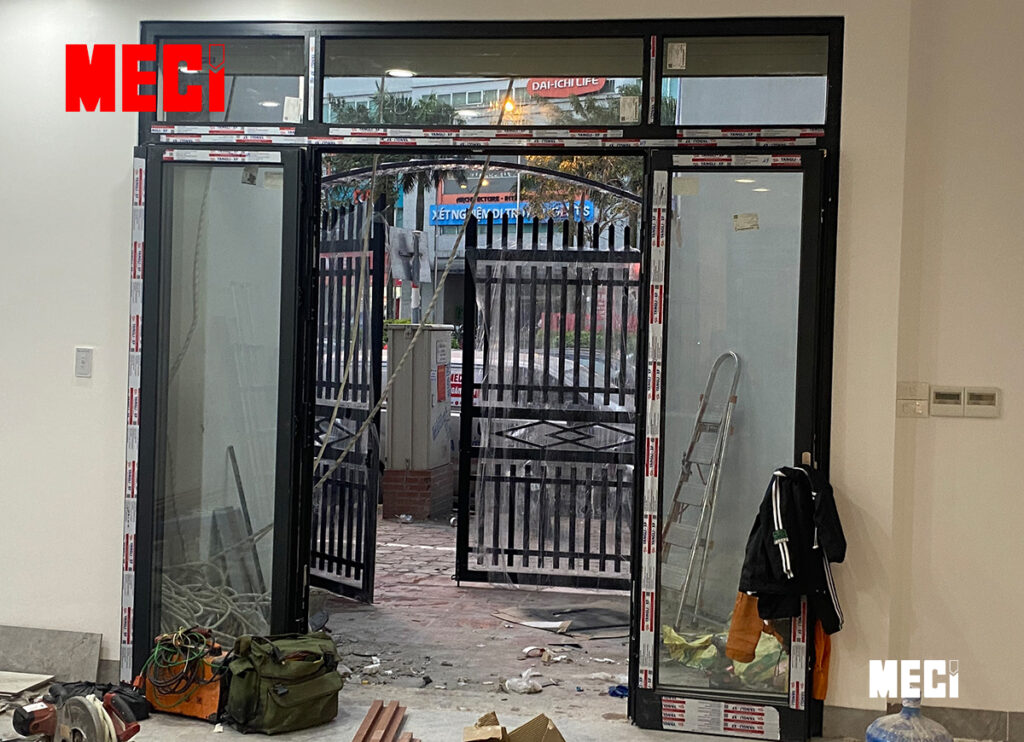 Cửa nhôm kính cánh mở lắp đặt tại Văn Cao
