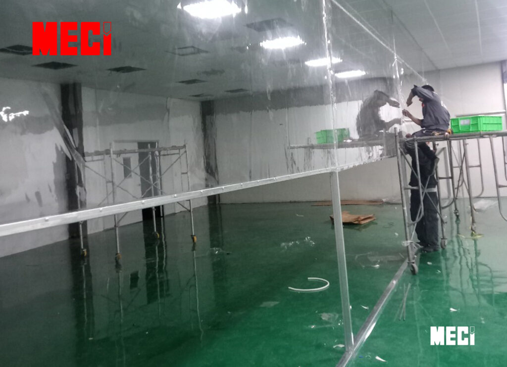 Vệ sinh màng nhựa pvc