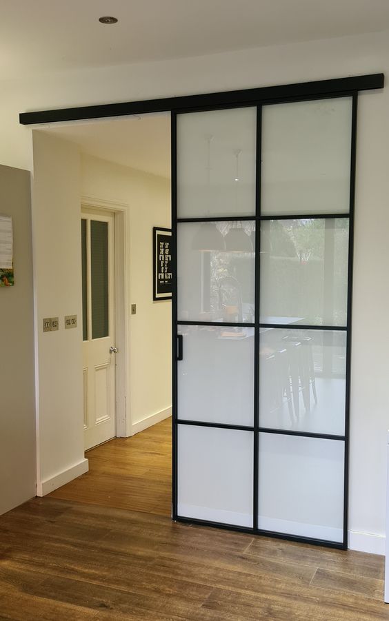 Có thể kéo lùa sang phần tường trống