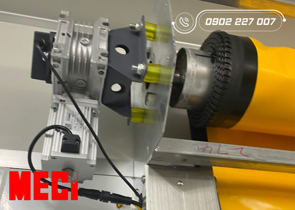 Mô tơ cửa cuốn nhanh