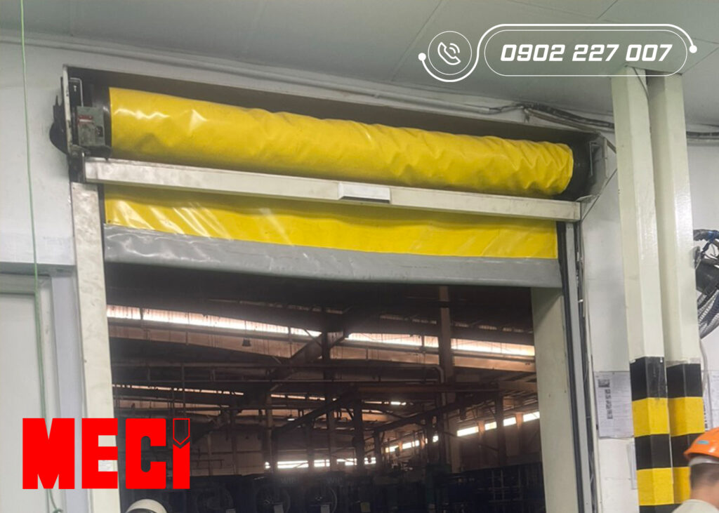 Trục cuốn khi cửa đóng