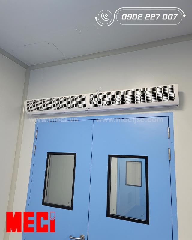 Quạt lắp tại khu vực cửa tiếp giao phòng sạch