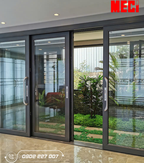 Màu Nhôm Nổi Bật Trong Thiết Kế Cửa Nhôm Kính 2024
