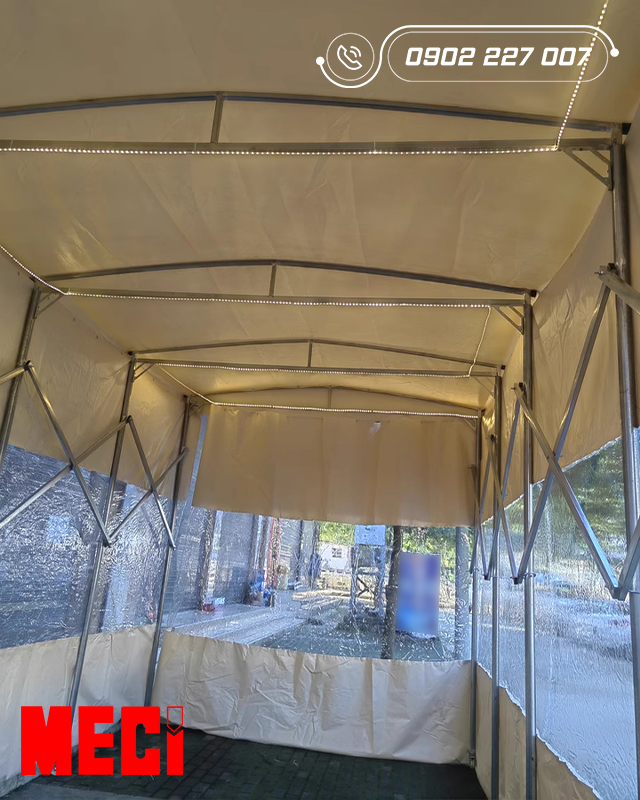 Không gian kín, chắn mưa gió